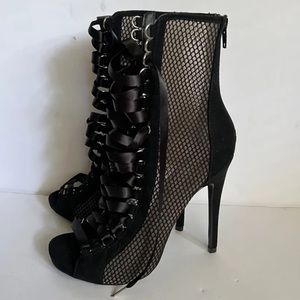 Steve Madden Fuego Mesh Peep-Toe Booties Black Fuego-M Size 7 NEW